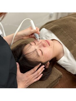 ロルク鍼灸整骨院の写真/毛穴ケア×小顔矯正！毛穴もフェイスラインもすっきり♪
