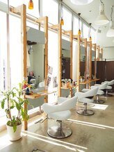 リゼラアンドコー 川越南古谷店/美容室の店内♪