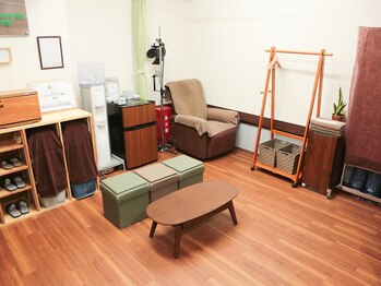 新リンパサロン横浜青葉西 整体院 中澤/まずはカウンセリング席へどうぞ