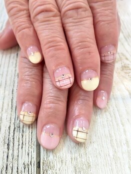 フォルチェ 神辺店(Folche)/春のチェックネイル