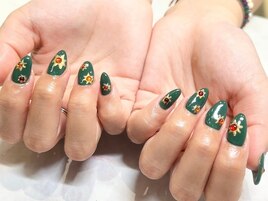くすみグリーン 個性派アート
