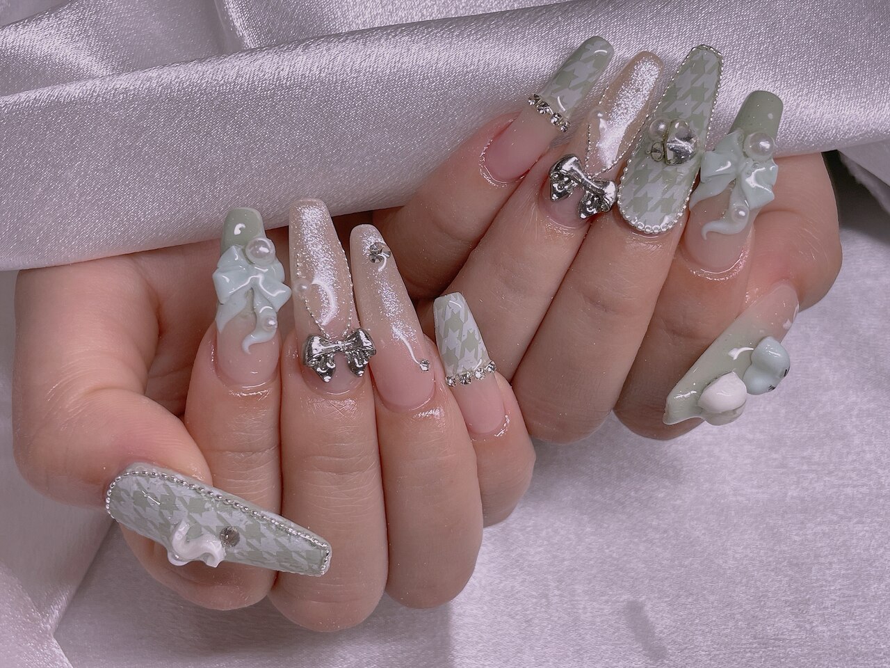 2025年-2026年冬トレンド】ロング 春のネイルデザイン集｜人気順｜5