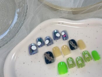 ローラポンポニー(Laura pomponnee)の写真/表参道のお洒落サロン♪繊細な手書きアートもお任せ下さい☆お洒落な大人からの支持率◎お洒落も爪先から★