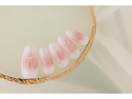 ぷっくりチークネイル