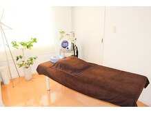 自然光が差し込み明るく、人目を気にしない完全予約制個室。