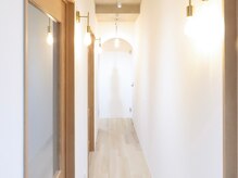 スティルミー(Still me)の雰囲気（完全個室の落ち着いた空間でリラックスしてお過ごしいただけます）