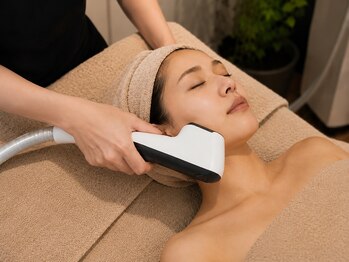 アルフォービューティー 恵比寿店(ALU for beauty)の写真/気になるホウレイ線・たるみ改善をサポート!丁寧なリフトアップで理想の印象を目指す◎