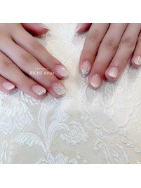 ラメがポイント☆ホワイトグラデ