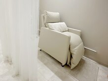 ティーティービューティ 名古屋金山店(TTBeauty)/リクライニングソファでゆったり