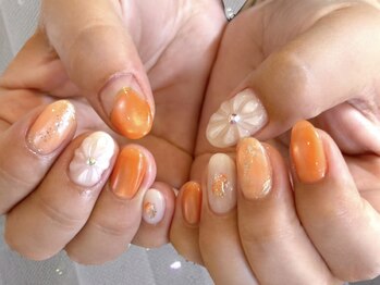 オレンジ花ネイル担当羽鳥