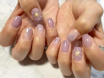 ニコリー(nicolie)/ぷっくりフラワーネイル