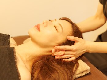 アロムティユル(AromeTilleul)/ヘッドスパ／小顔矯正