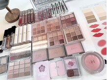 沢山のコスメからお客様にお似合いになるコスメをご紹介♪