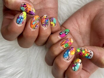 アクアネイル(Aqua Nail)の写真/【突然のオーダーでも、理想の指先へ導きます◎】熟練した技術のスタッフによる施術にリピーター続出♪