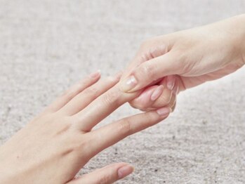 エル トウキョウ キャンディ(L tokyo CANDY)の写真/【手元から印象格上げ】通うほどハリと艶が育つ。ヒト幹細胞×炭酸泡の美容ケアで透明感ある大人の手肌へ