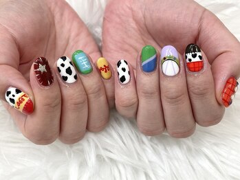 ジスタ(Gst)の写真/手描きデザインが人気!持ち込みデザインは再現性が高く、満足度◎SNSで見たネイルデザインをそのまま再現♪