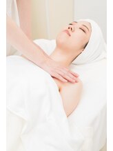 ポーラ ザ ビューティ 金沢有松店(POLA THE BEAUTY)/デコルテケアでリンパ流し