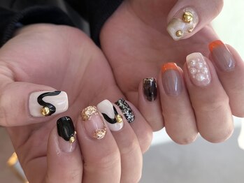 エル(alle.)/ブラックうねうねネイル♪