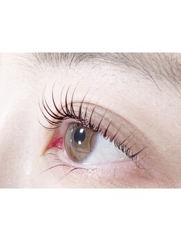 ナチュラル上品な目元にしたい