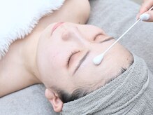 ラトワ(LATOWA)の雰囲気（乳酸濃度40%＋ヒト幹細胞培養液の白玉ピール）