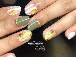 夏のひまわりネイル