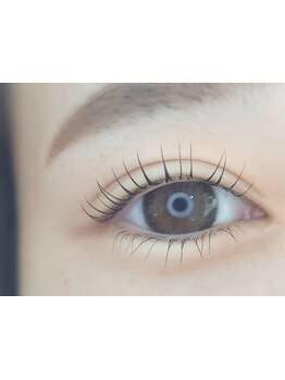 ナチュラル上品な目元にしたい