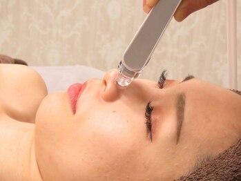 エステティックサロン エメラ(Emella)の写真/【新生活向けて毛穴レス美肌をGET！】ハイドロフェイシャル45分 ￥3980★黒ずみ・角質を徹底オフ！