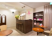 キャロリーヌ 横浜店/受付