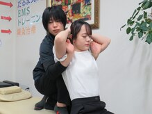 だるま整骨院/巻肩、反り腰、猫背の改善！