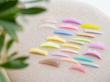 まつ毛パーマロッド多数ご用意しております。