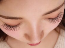 ７、フラットラッシュ・アップワード、ボリュームラッシュ等、新しい種類のマツエク導入店！