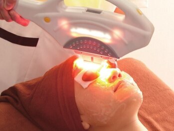 プレッシェンド(Prescendo)の写真/ヒアルロン酸付!お顔脱毛(1回)+パック¥6600★脱毛しながら美肌ケア◎産毛を徹底にケアしお化粧ノリアップ♪