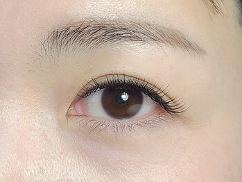 スロウ(SLOW)の写真/大人ナチュラル上品な仕上がりを追求。今までにないナチュラルエクステでお目元を彩りませんか☆