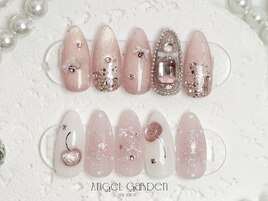 キラキラパフュームネイル