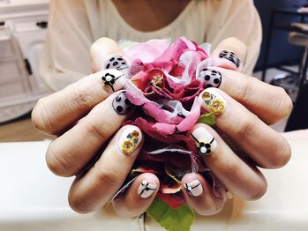 ブリエカドー(Briller Cadeau)/ブラック×ベージュ×香水