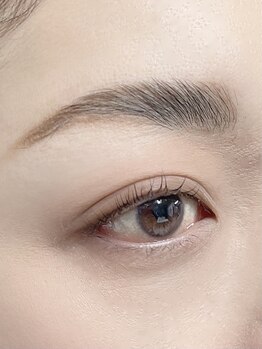 キュア(Cure)/眉×まつ毛ケアで魅惑の目元へ…