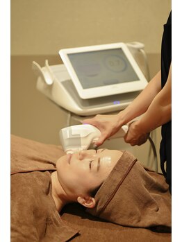 ベロニーク(VERONIQUE)/フェイシャルラインの引き締め