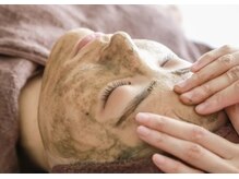 アキラ(AKIRA)/剥離しないハーブピーリング