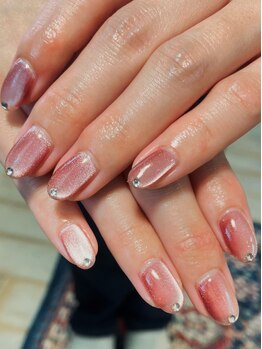 リンの2かい 宇宿店(Rinの2かい)の写真/派手なデザインにできないからこそカラーやフォルムにこだわりたい大人女性におすすめ♪オフィスネイルも◎