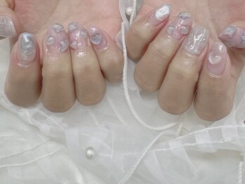 ハニービービー(Honey Bee Bee)/ぷっくりフラワーネイル