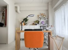 ネイル ハナ(nail HANA...)の雰囲気（白を基調とした店内！土足厳禁です。）