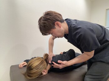 リファイン整体院 国分寺店/猫背、肩こりに肩甲骨と鎖骨調整