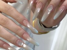 サロン ド ミニュイ(Salon de Minuit)/華やかアート