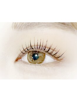 ナチュラル上品な目元にしたい