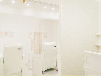 ホワイトアイ 錦糸町(WHITE EYE)の写真/《アイブロウ》20時まで営業◎まつ毛パーマ/アイブロウでかわいい目元に＊お仕事帰りOK
