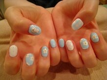 アロアロネイル(aloalo nail)/シールと見間違う繊細さ！