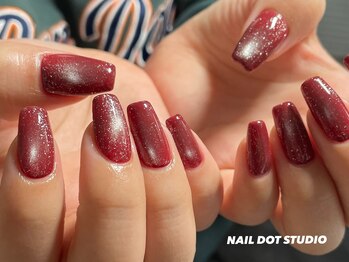 ネイルドットスタジオ 堺筋本町(NAIL DOT STUDIO)/赤マグネット
