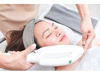 CDF 赤坂/【光フェイシャル】首まで¥6,600