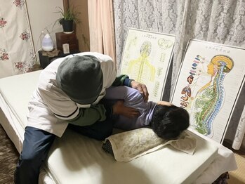 ぐっさん カイロプラクティック院の写真/【高い技術力でリピート率抜群!!】カイロプラクティックで日々の疲労を解消し、不調の原因を根本からケア◎