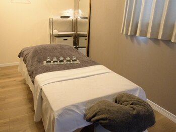 スパレーカ(Spa laka)の写真/【女性専用・完全個室】落ち着いた照明が灯る上質空間。一人ひとりに寄り添う丁寧な施術で至福の時間を。